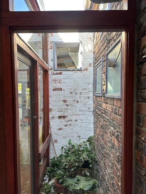 To Let 1 Bedroom Property for Rent in Heldervue Western Cape